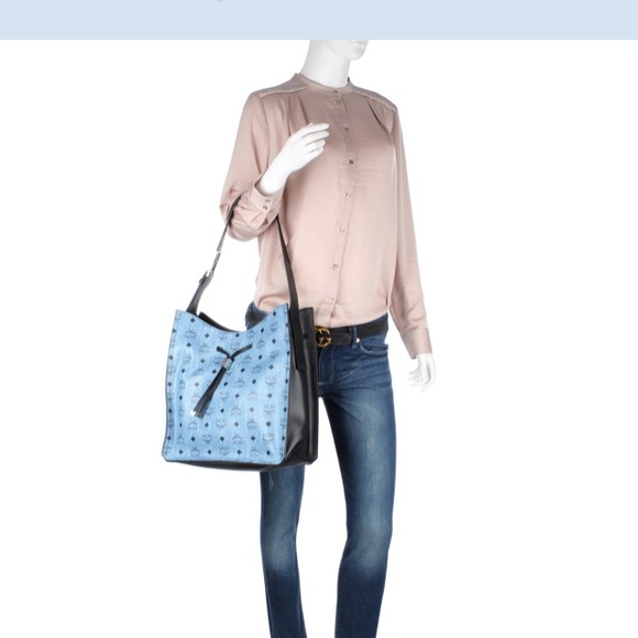 NWT Authentic MCM Hedy Hobo In Denim Blue - Picture 5 of 8